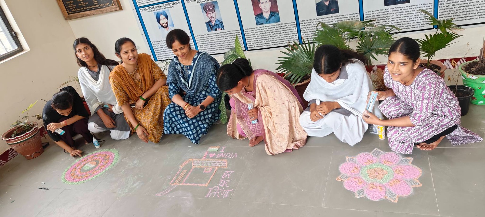 आज़ादी के अमृत महोत्सव के अवसर पर हर घर तिरंगा अभियान का सफल आयोजन, छात्राओं ने राखी प्रतियोगिता में देशभक्ति का उत्साह दिखाया  (Date 06-08-2025)